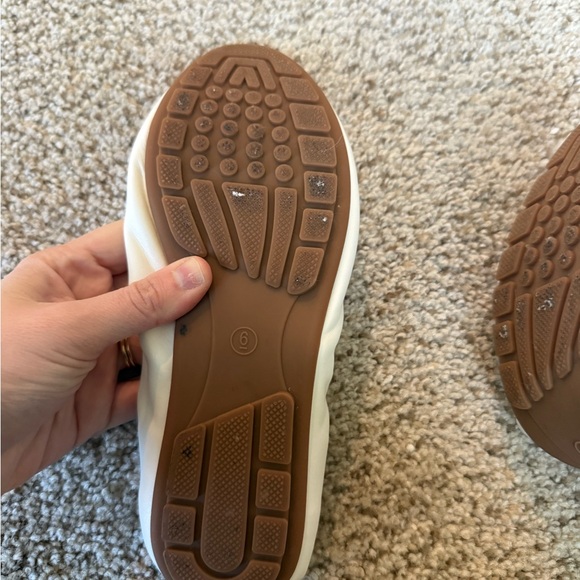 White Ballet Flats with Bow - Picture 6 of 9